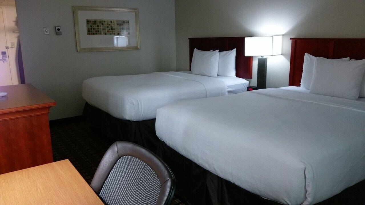 C3 Hotel And Convention Center ヘイスティングズ エクステリア 写真
