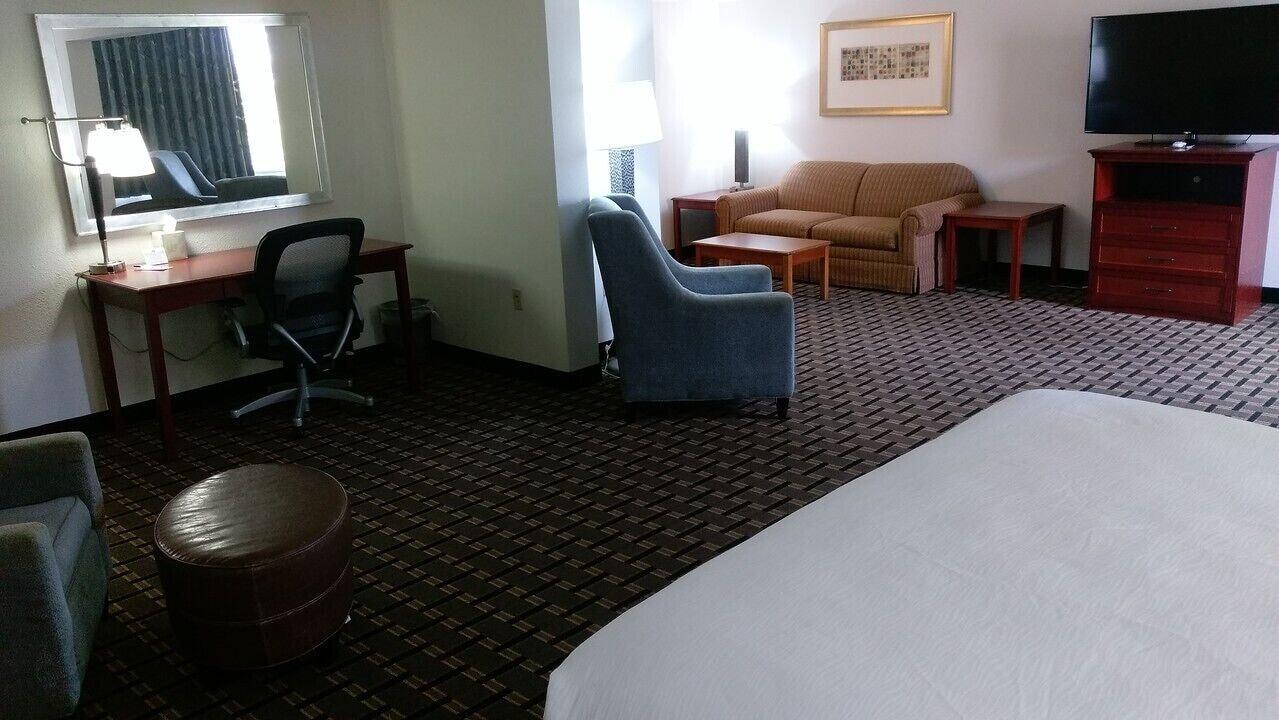 C3 Hotel And Convention Center ヘイスティングズ エクステリア 写真