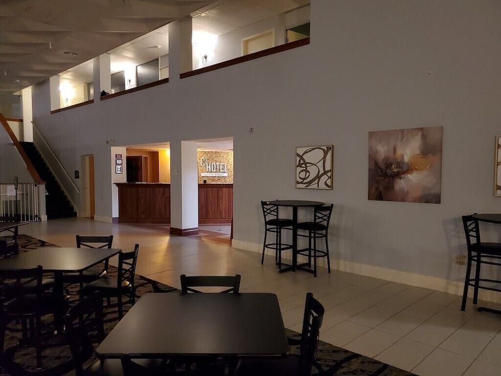 C3 Hotel And Convention Center ヘイスティングズ エクステリア 写真